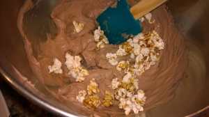 Caramel popcorn in chocolate fluff.